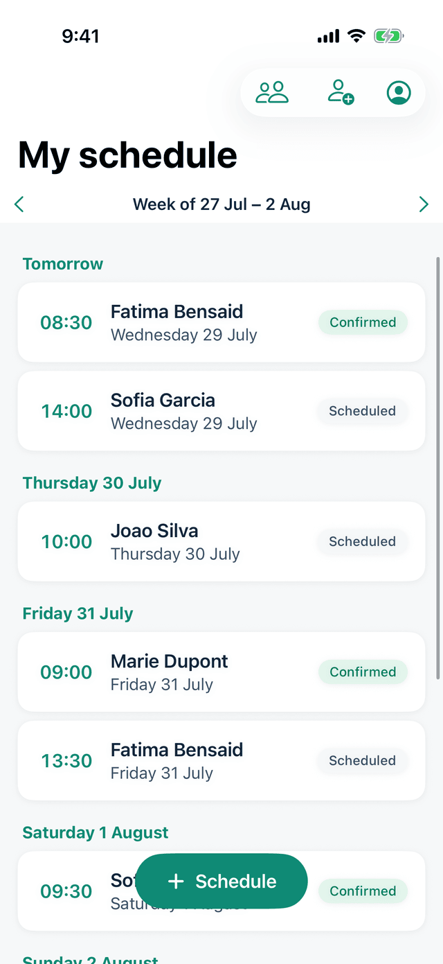 The "My schedule" screen on an iPhone: the appointments for the week of 27 July to 2 August, grouped by day, each with its time, the client's first name and its status ("Confirmed" or "Scheduled").